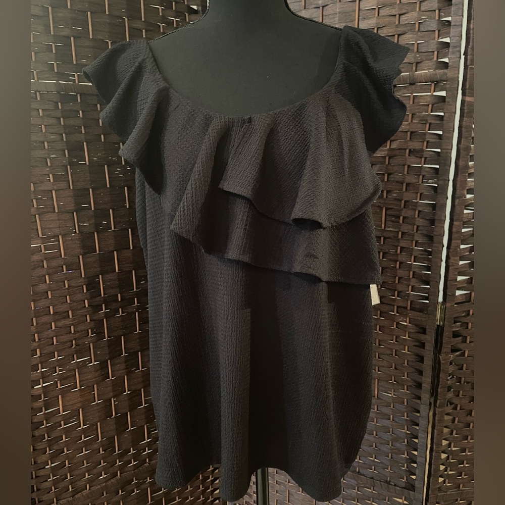Nine West black sleeveless top